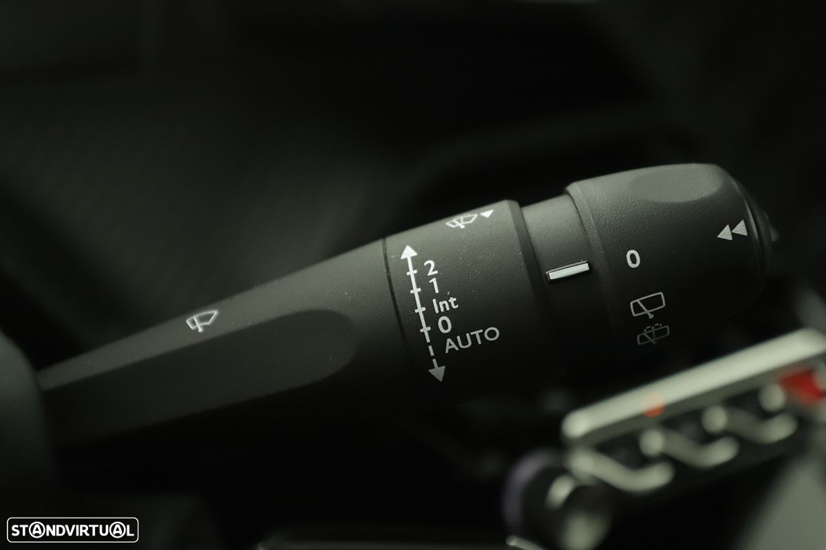Peugeot 2008 1.2 PureTech Allure - 18