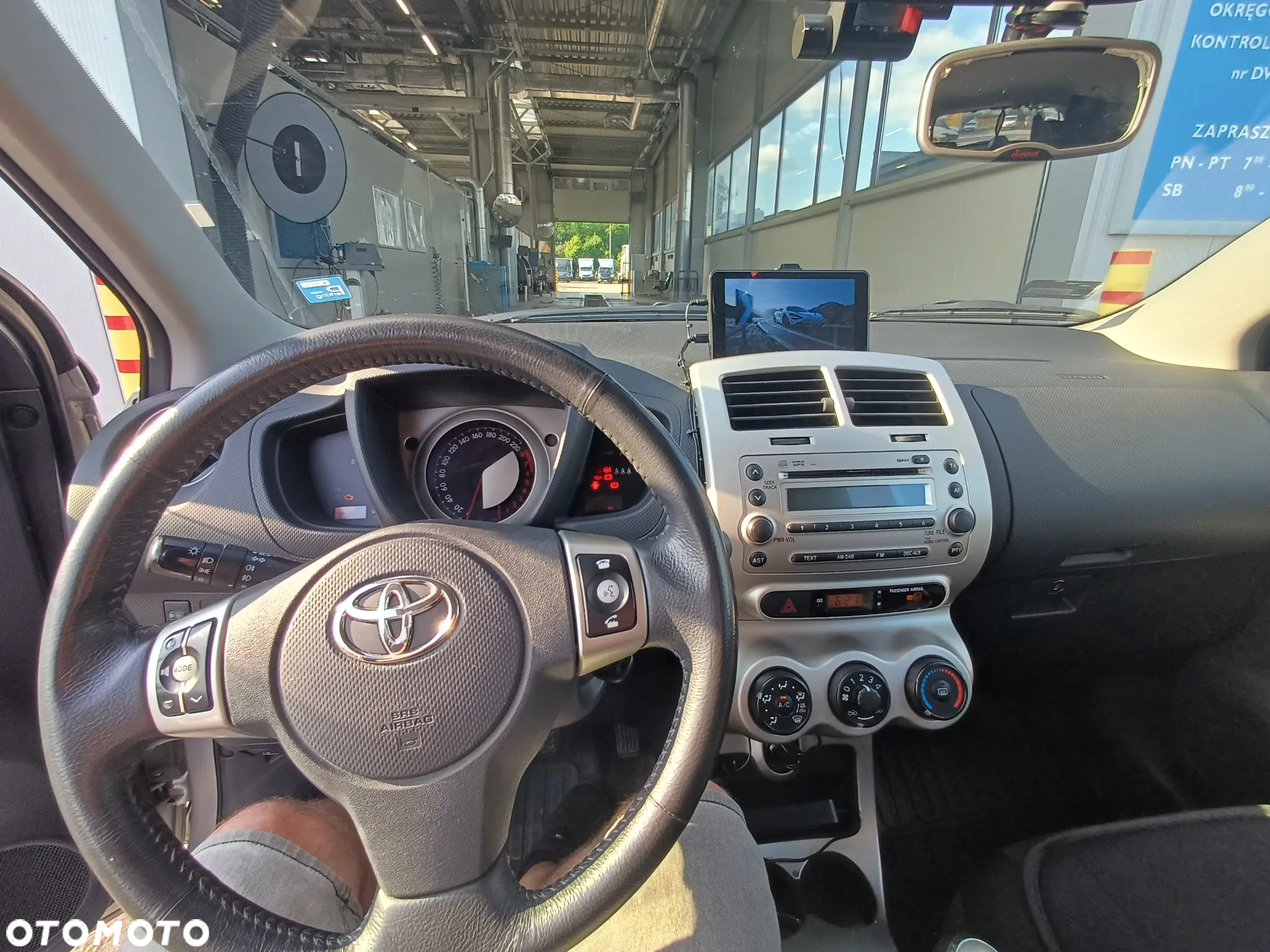 Toyota Urban Cruiser 1.33 Luna - 17