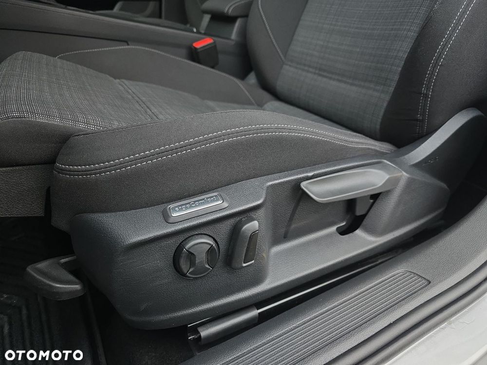 Volkswagen Passat - 24