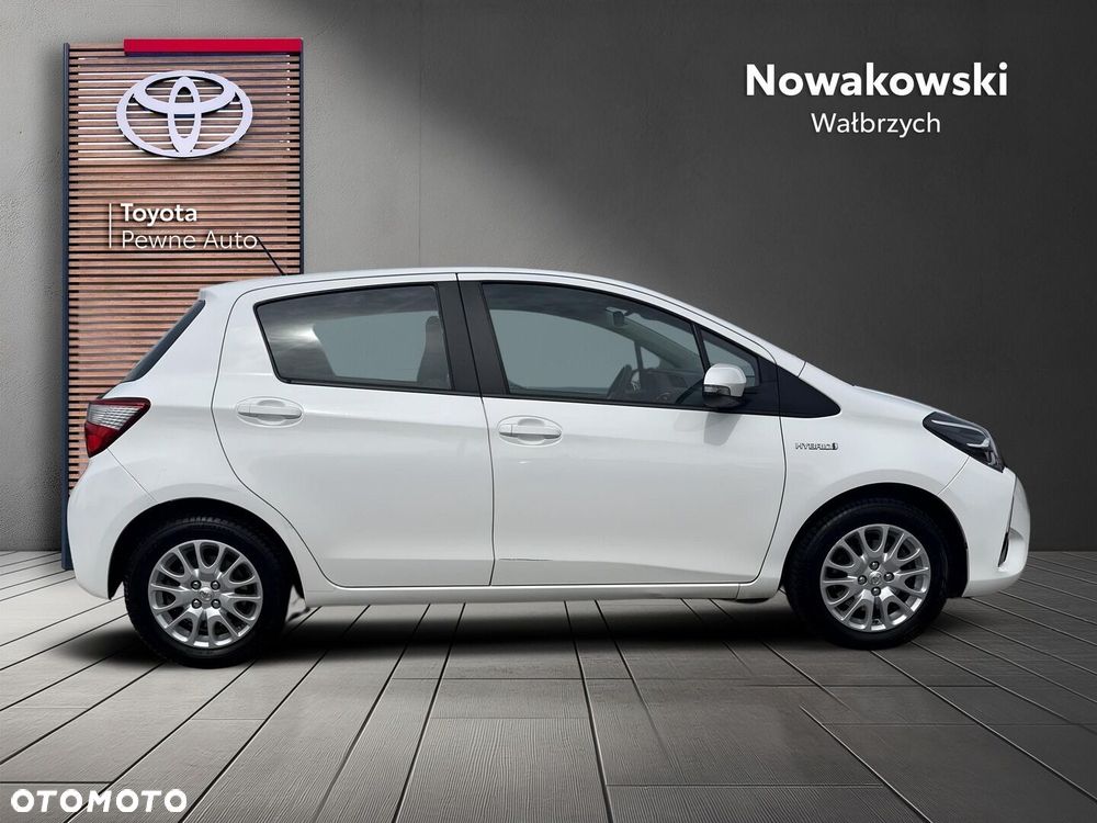 Toyota Yaris Hybrid 100 Premium EU6 - 6