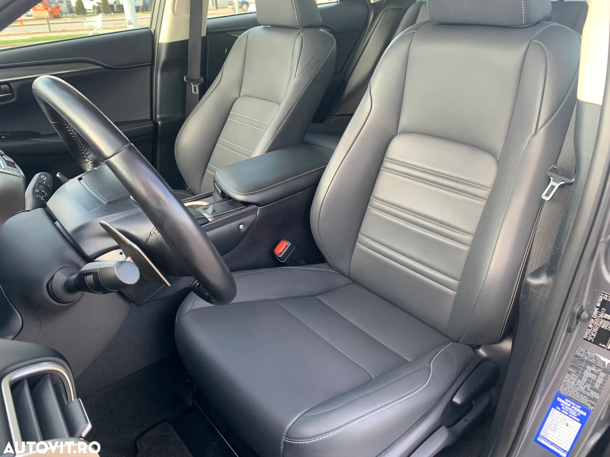 Lexus Seria NX - 14
