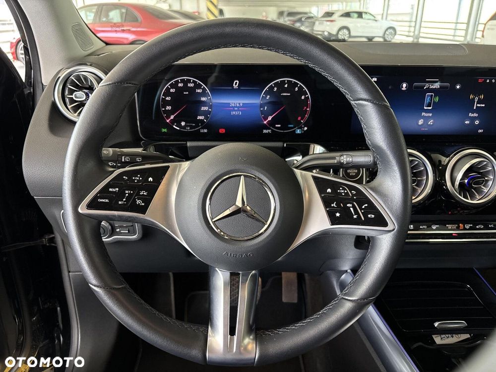 Mercedes-Benz GLA - 10