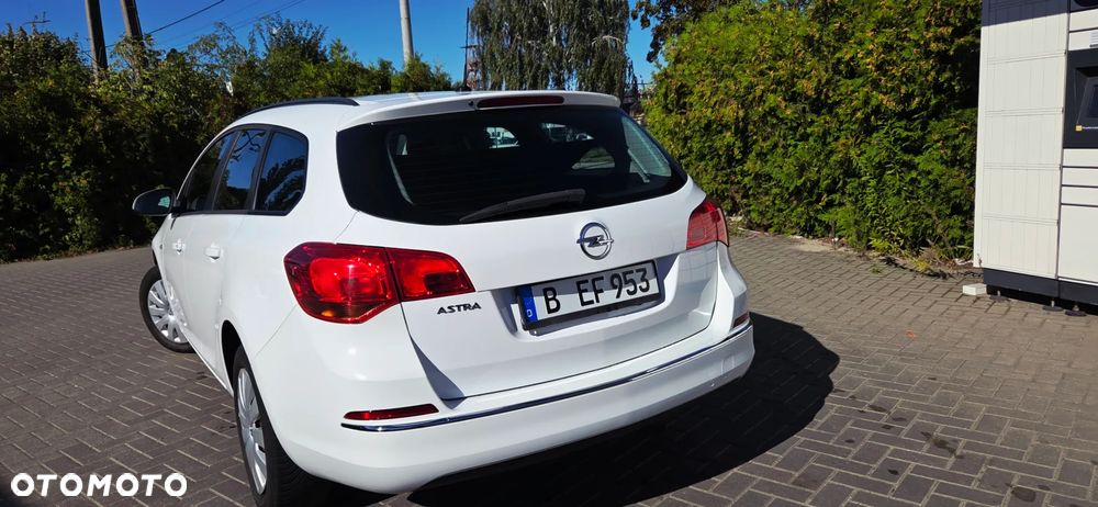 Opel Astra 1.6 Sports Tourer Design Edition - 10