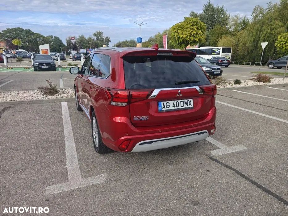 Mitsubishi Outlander PHEV 2.4 L 4X4 Instyle - 6