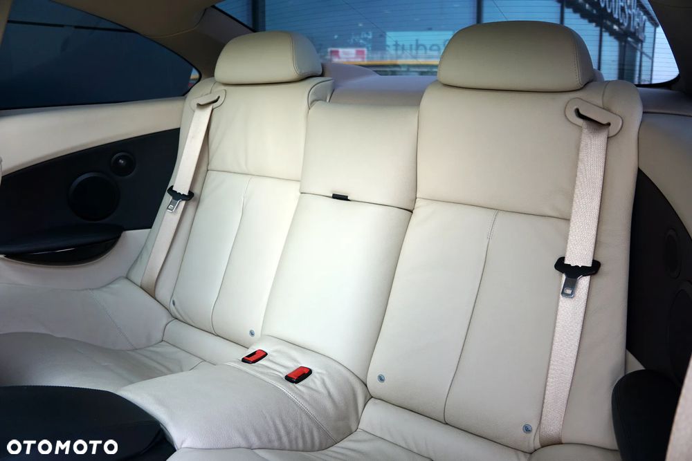 BMW Seria 6 650 i - 26