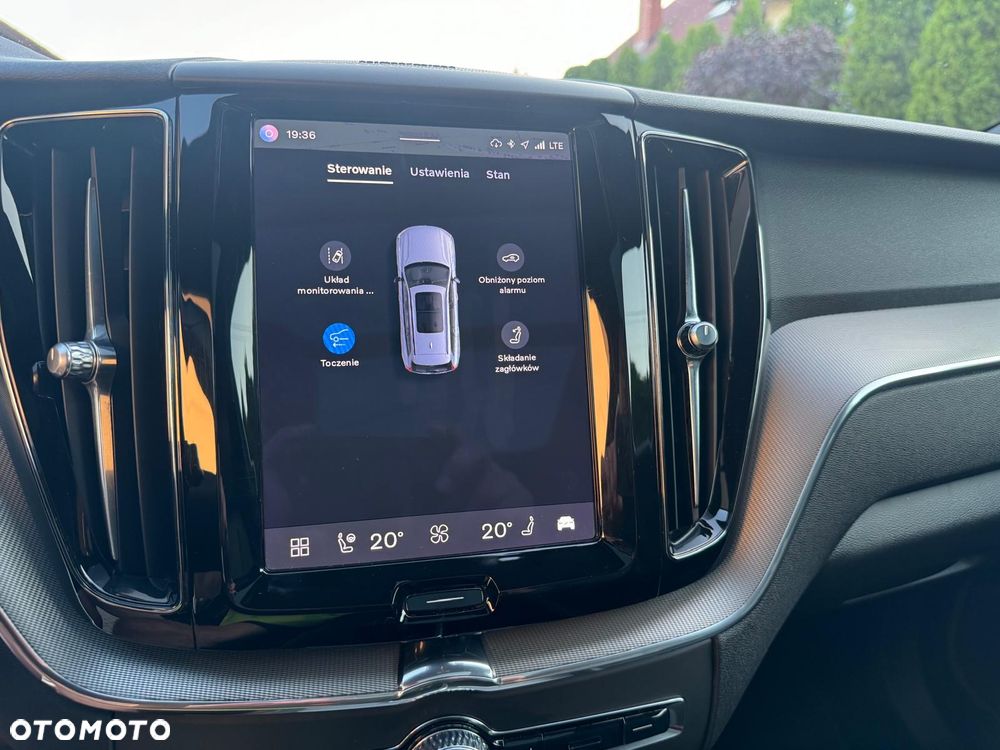 Volvo XC 60 T8 Plug-In Hybrid AWD R-Design - 24