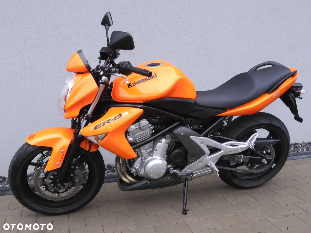 Kawasaki ER - 24