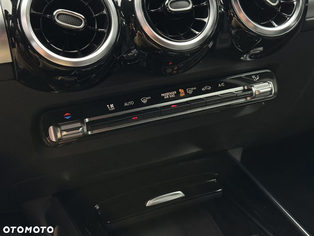 Mercedes-Benz GLB 2023