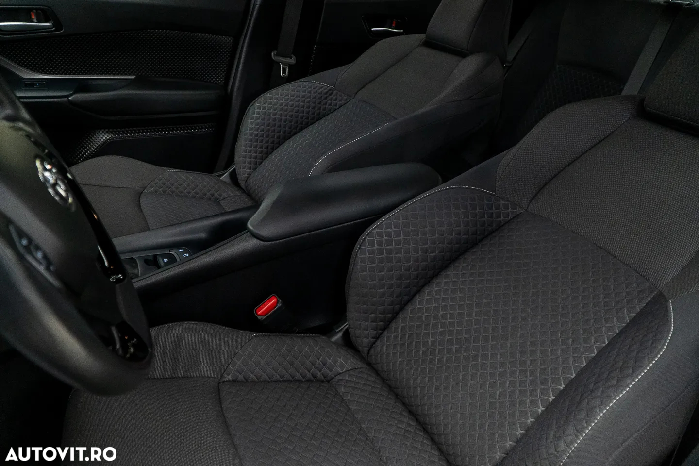 Toyota C-HR 1.8 HSD 122 CP 4x2 CVT Cult - 15