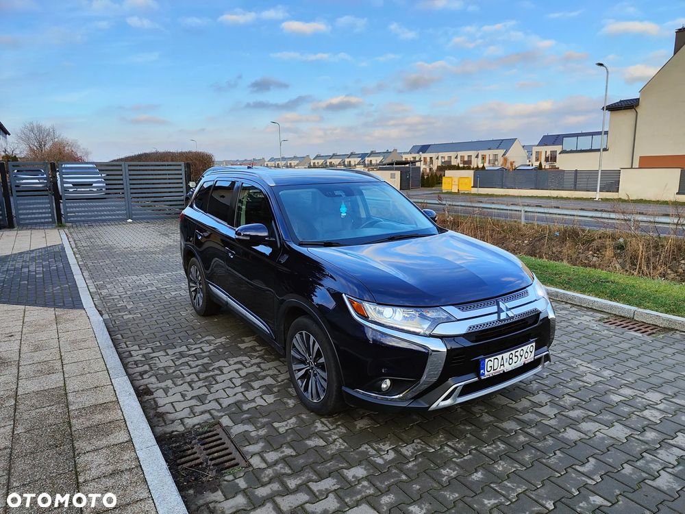 Mitsubishi Outlander - 3