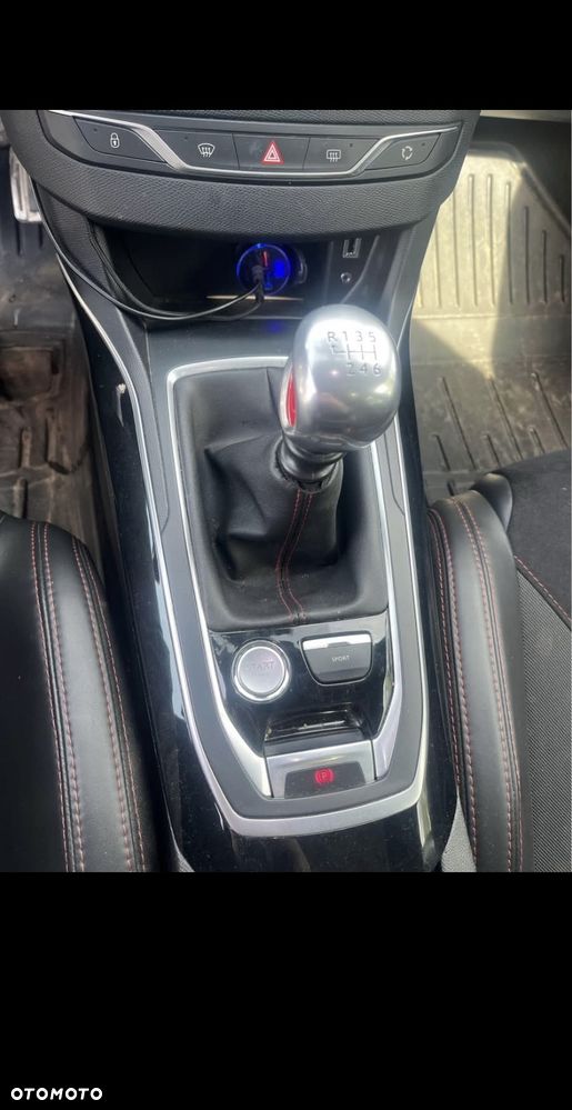 Peugeot 308 1.6 e-THP S&S GTi by Sport - 16