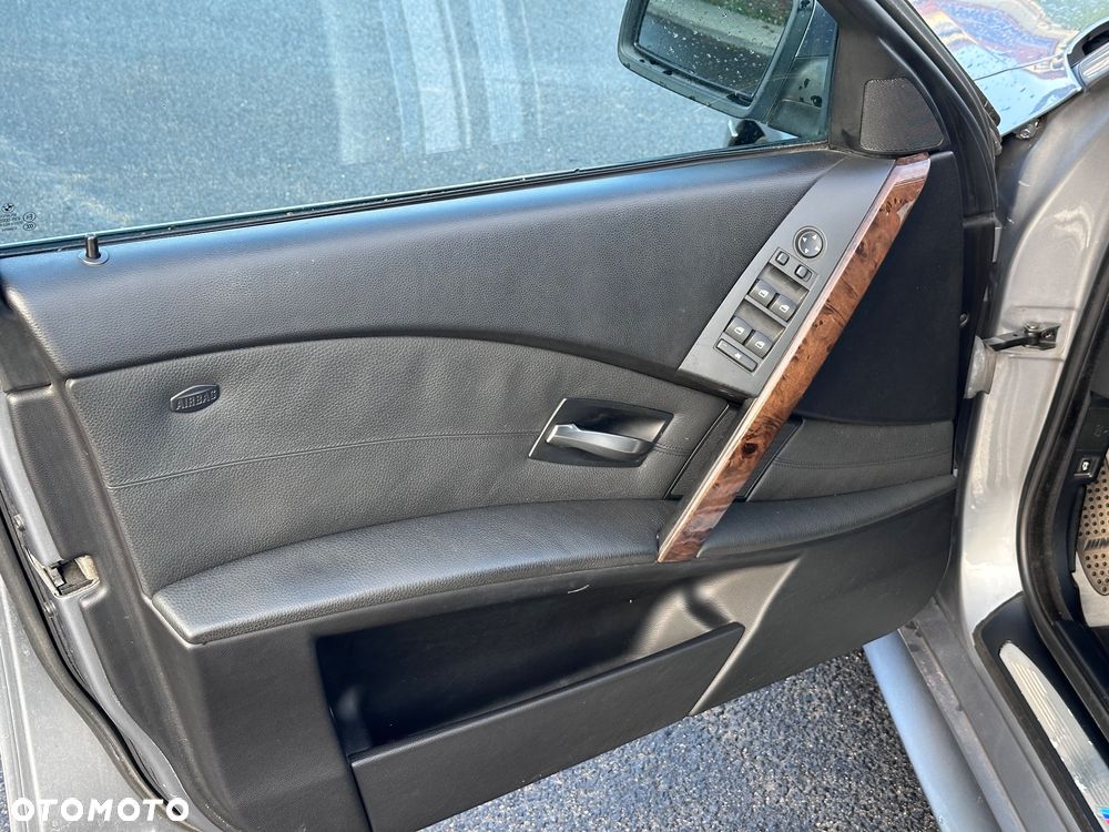 BMW Seria 5 530d Touring - 24