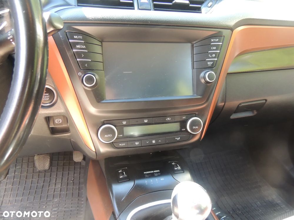Toyota Avensis 2.0 D-4D Premium - 9