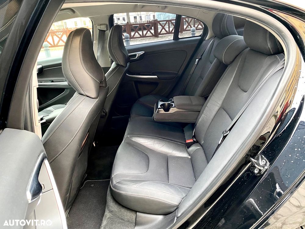 Volvo S60 D5 AWD Geartronic RDesign - 12