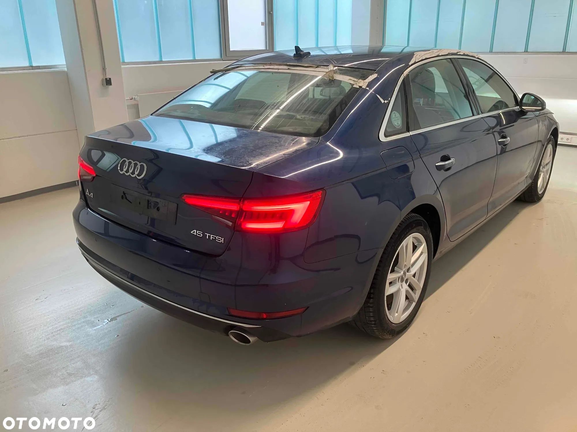 Audi sedan A4 B9 8W kompletny tył klapa lampy zderzak kolor LX5Q 2016 72km drzwi - 1