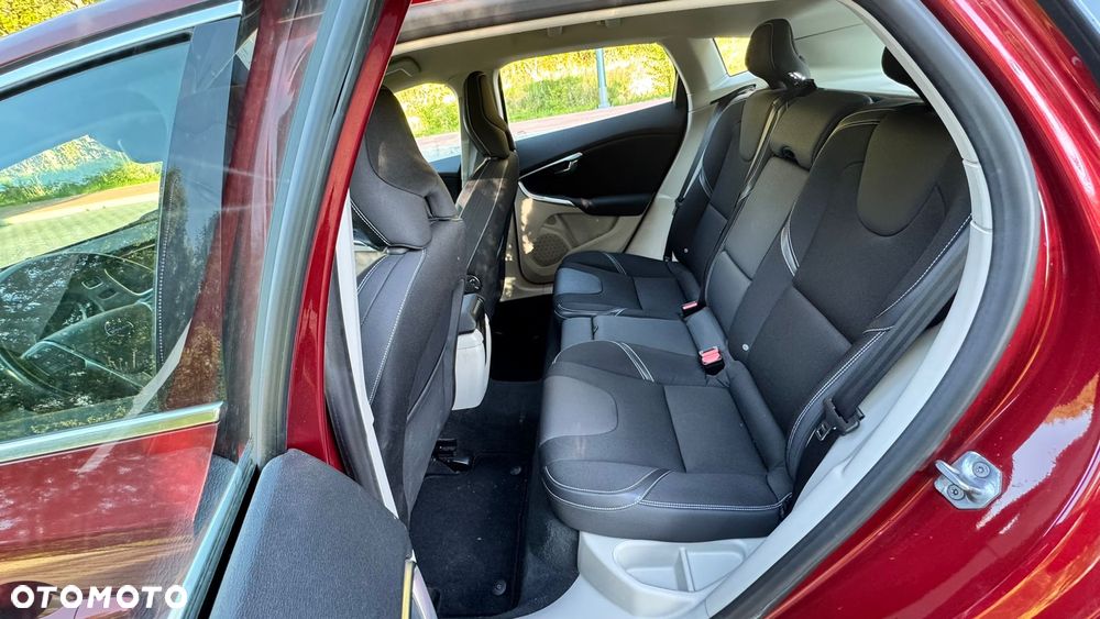Volvo V40 D2 Momentum - 12