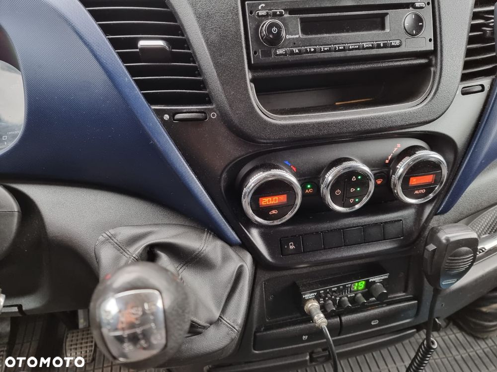 Iveco Daily 50C15 DMC 3,5t na kat. B, 1. właściciel, laweta, kabina sypialna, salon PL, webasto, najazd 6,2m, bliźniaki - 11
