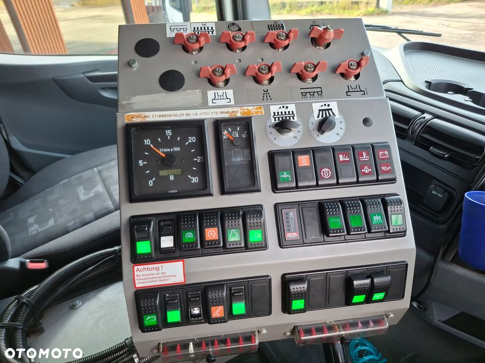 Mercedes-Benz Atego 1524 Zamiatarka BUCHER CityFant 60 2 Silniki Tylna Oś Na Poduszkach Rura Do Liści / Studzienek Zamiatarka Uliczna Sprzątanie Zamiatanie - 25