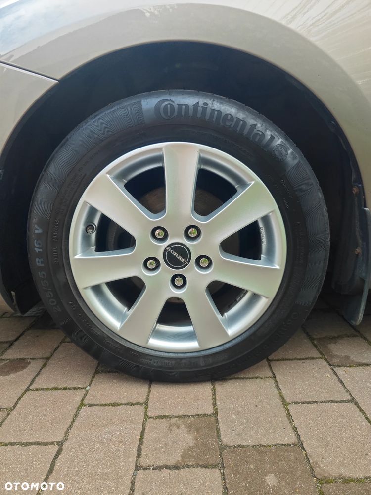 Toyota Auris 1.6 Premium - 21