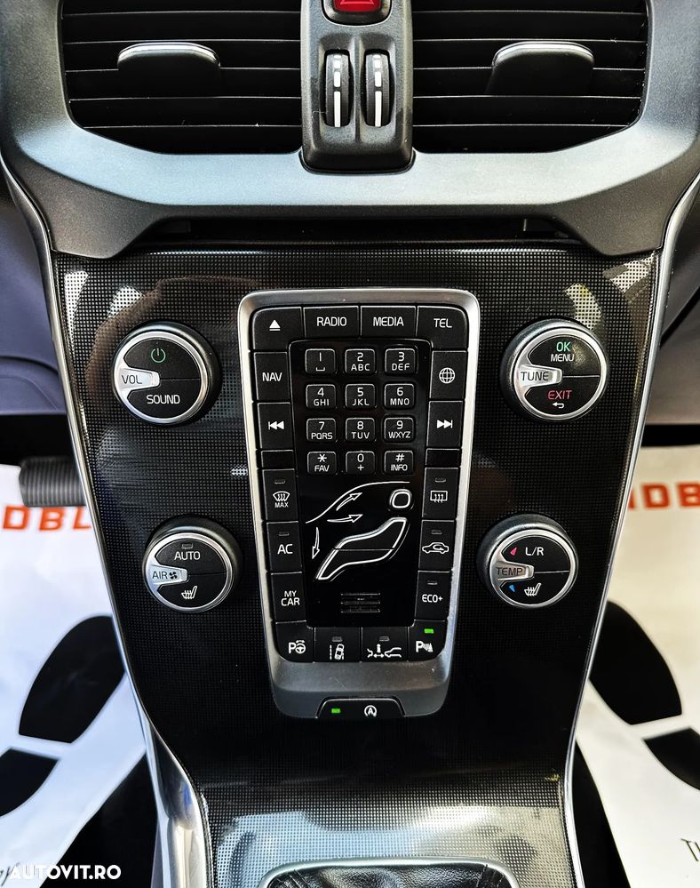 Volvo V40 D3 Aut Summum - 17