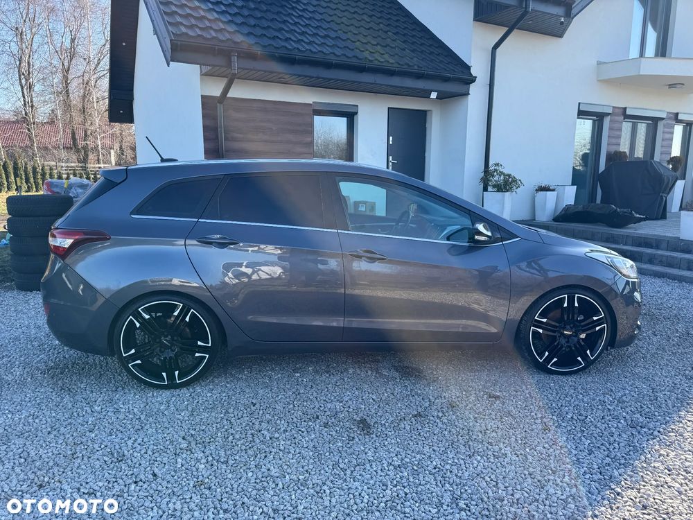 Hyundai i30 blue 1.6 CRDi Premium - 10