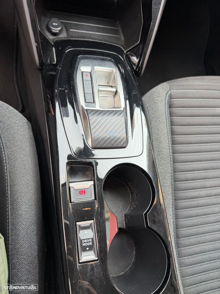 Peugeot e-208 50 kWh Style — fotografia 15