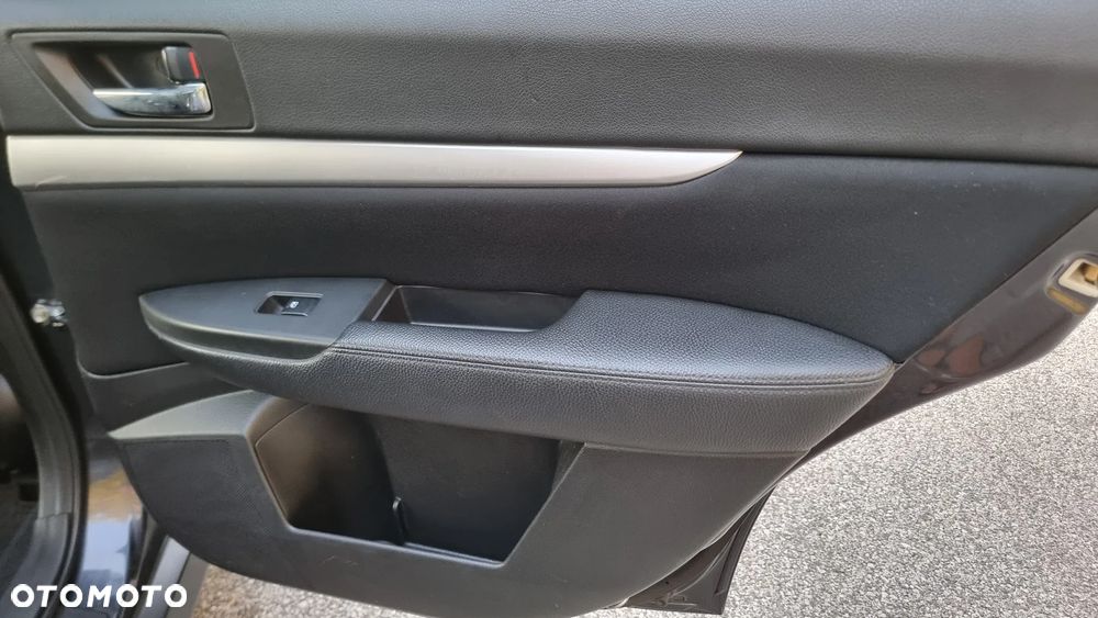 Subaru Outback 2.0 D Comfort AT - 19