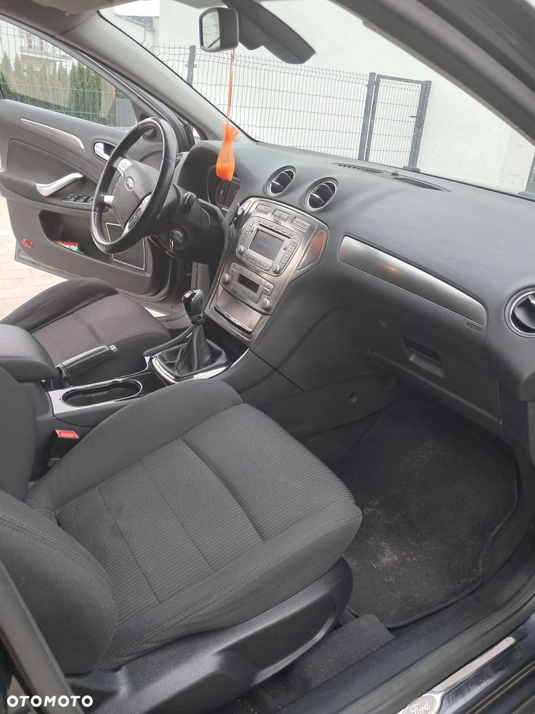 Ford Mondeo 2.0 Trend - 9