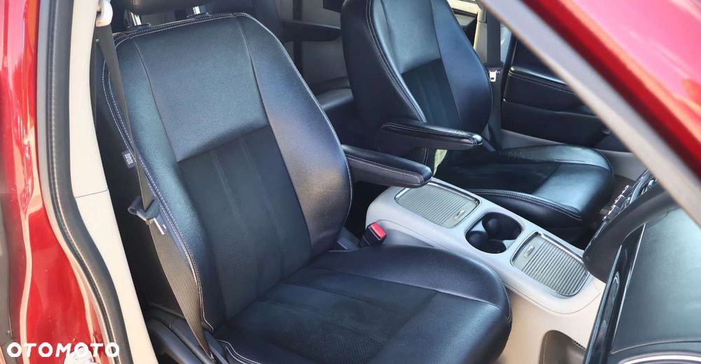 Dodge Grand Caravan - 20