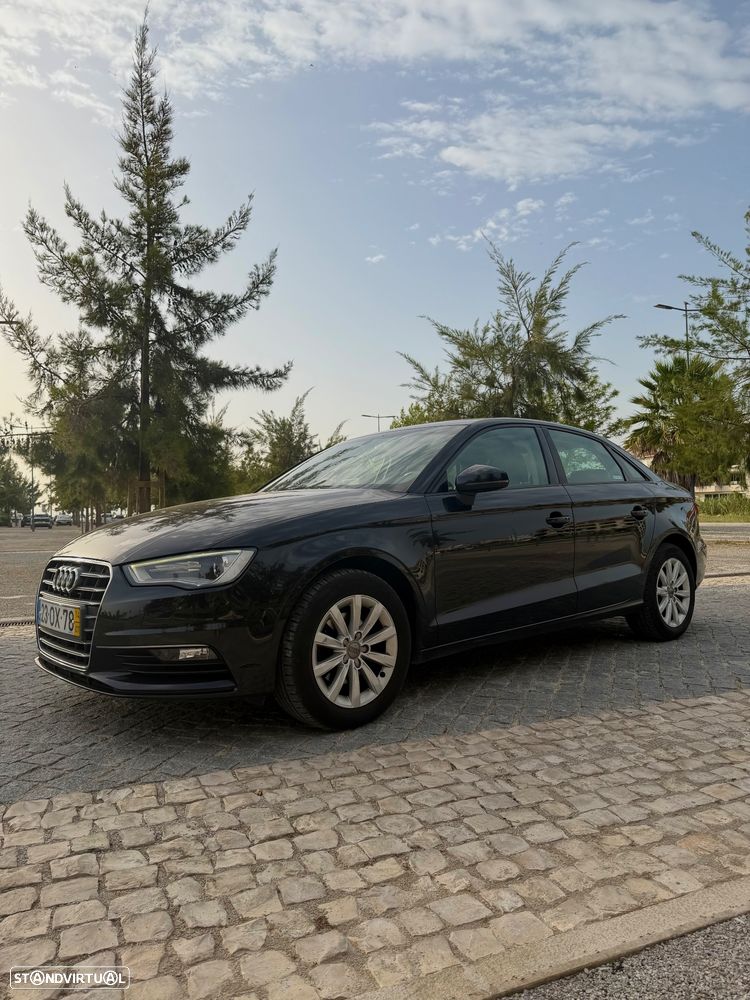 Audi A3 Limousine 1.6 TDI Attraction S tronic - 2