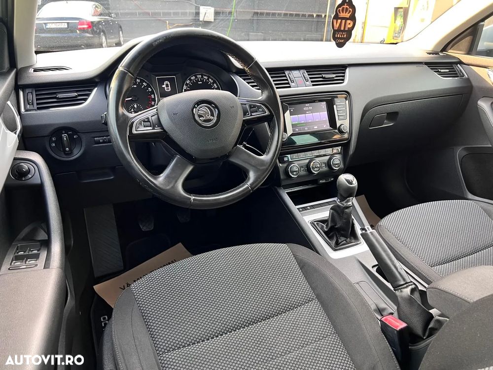 Skoda Octavia 1.6 TDI Premium Edition - 12