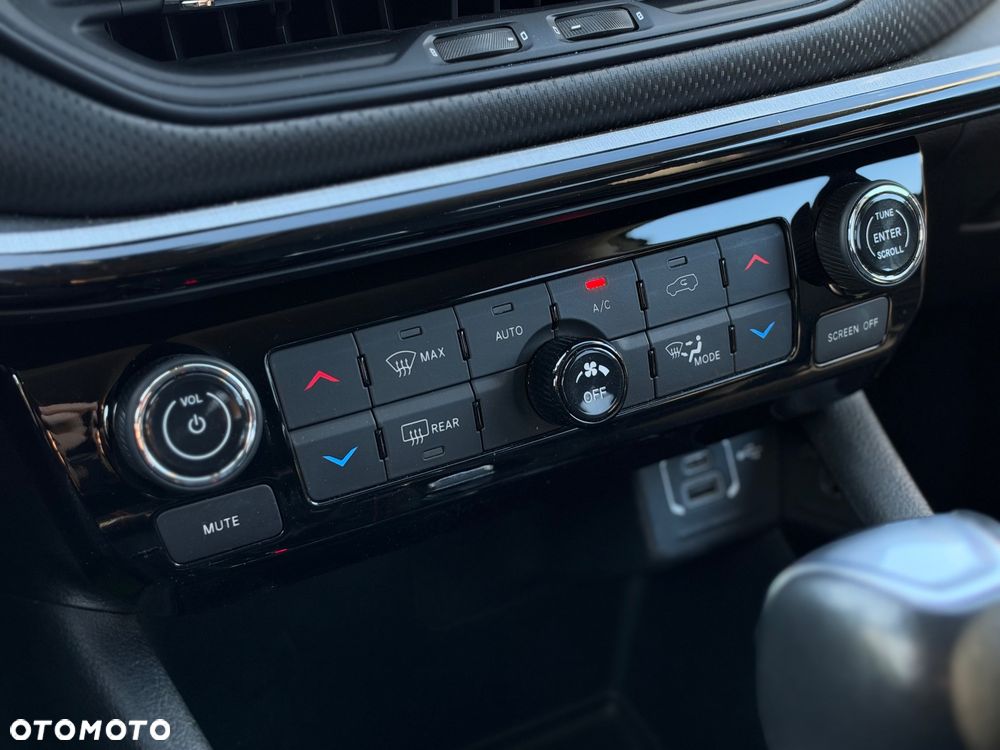 Jeep Compass - 28