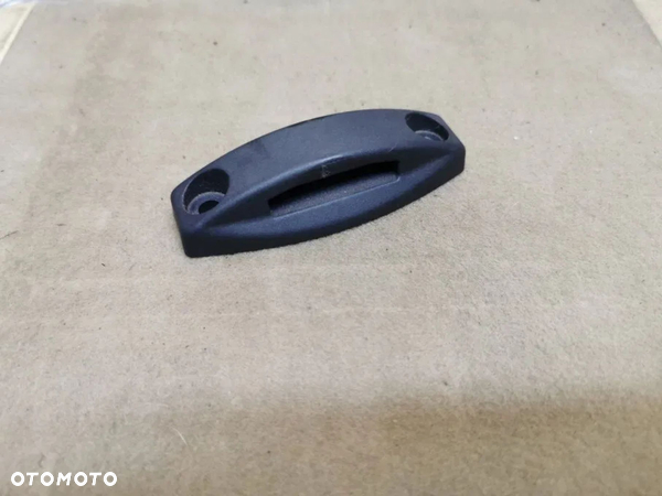 VW TOUAREG 7L 03-09R UCHWYT CHWYTAK FOTELA OPARCIA 7L0885557