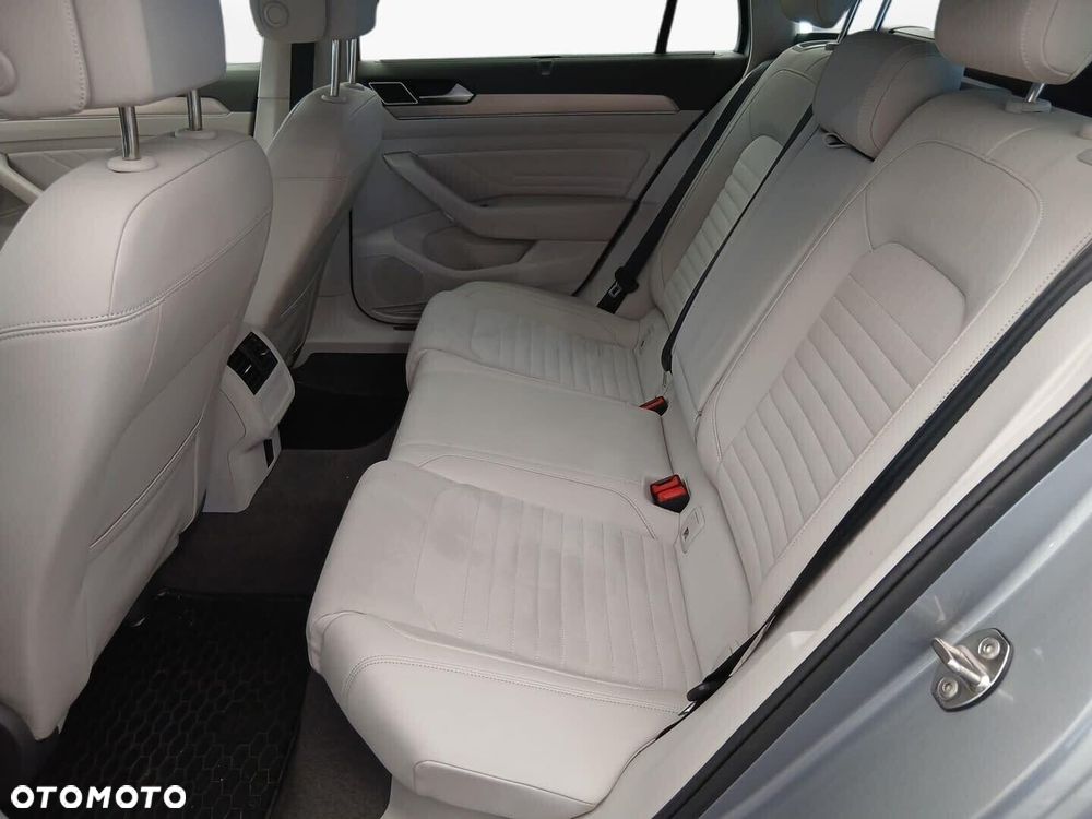 Volkswagen Passat 2.0 TDI Elegance DSG - 15