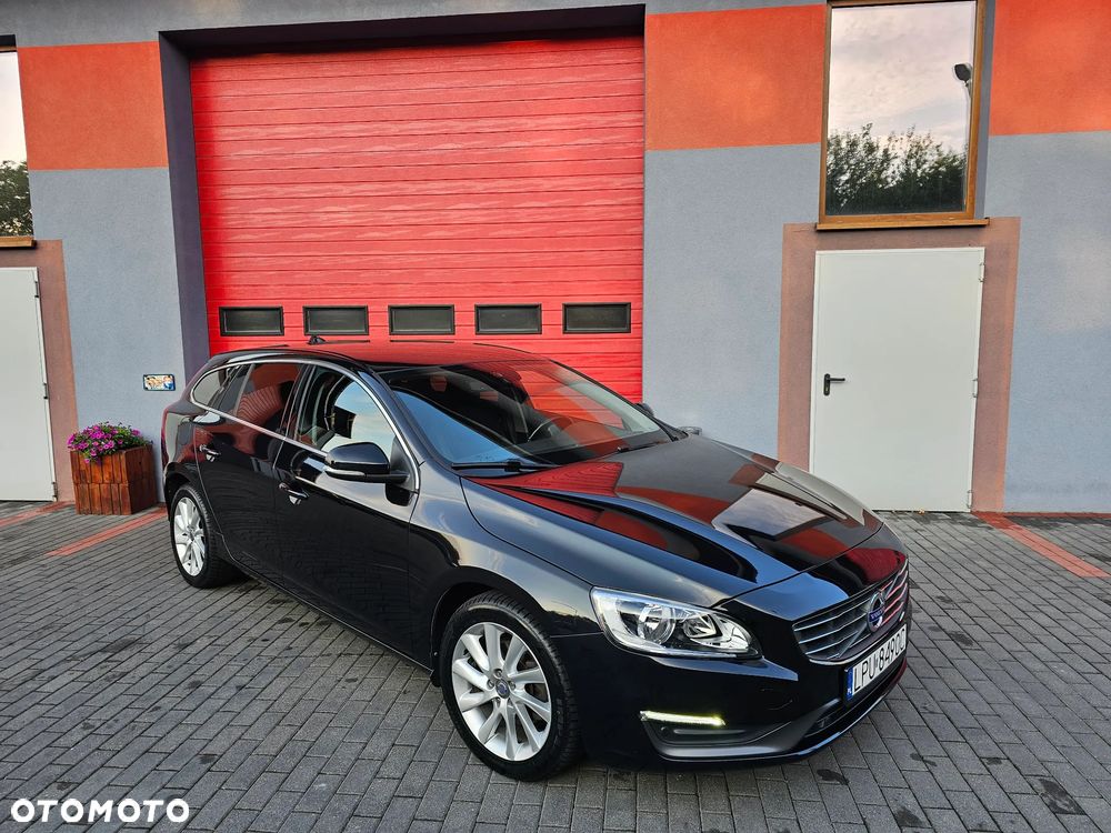Volvo V60 D4 Drive-E Momentum - 1