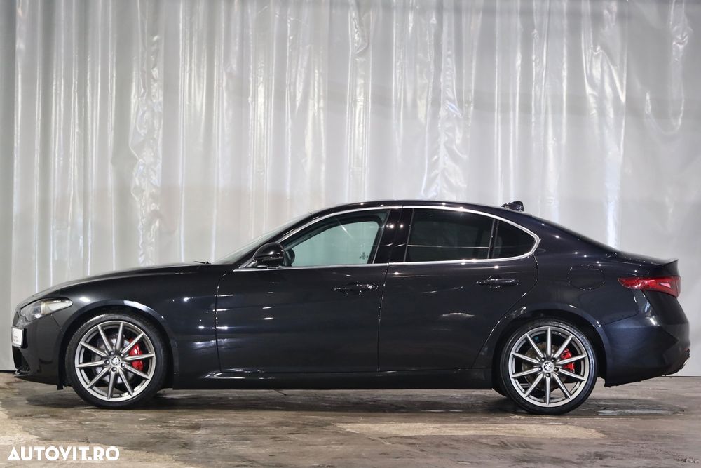 Alfa Romeo Giulia 2.2 - 38