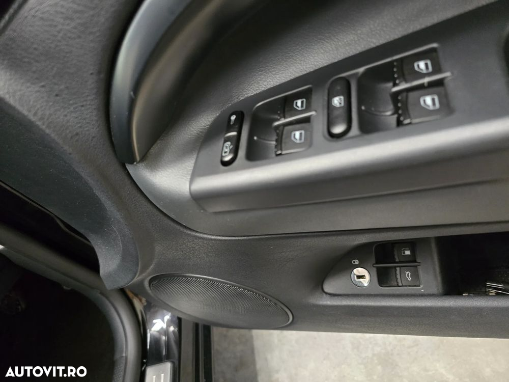 Skoda Superb 2.0 TDI DPF Elegance - 16