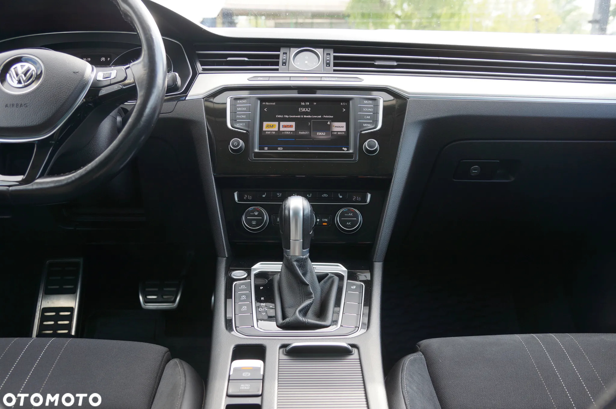 Volkswagen Passat Variant 2.0 TDI SCR DSG 4Motion Alltrack - 13