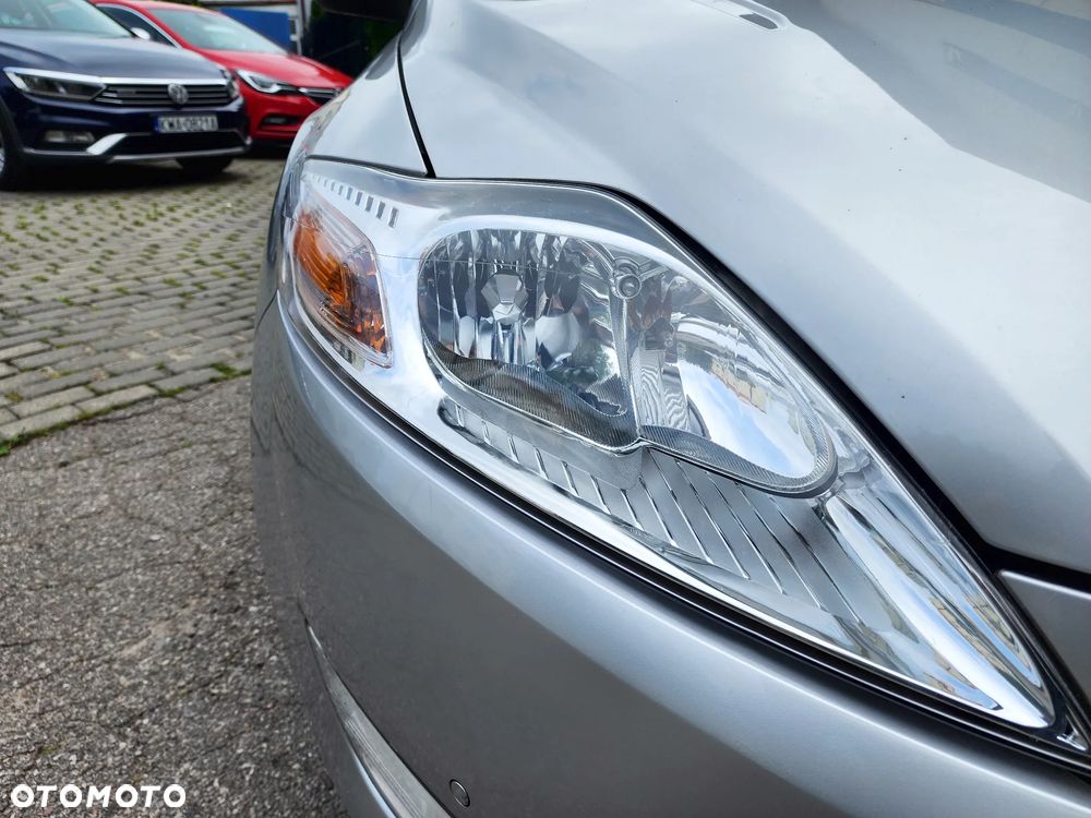 Ford Mondeo 2.0 Trend - 10