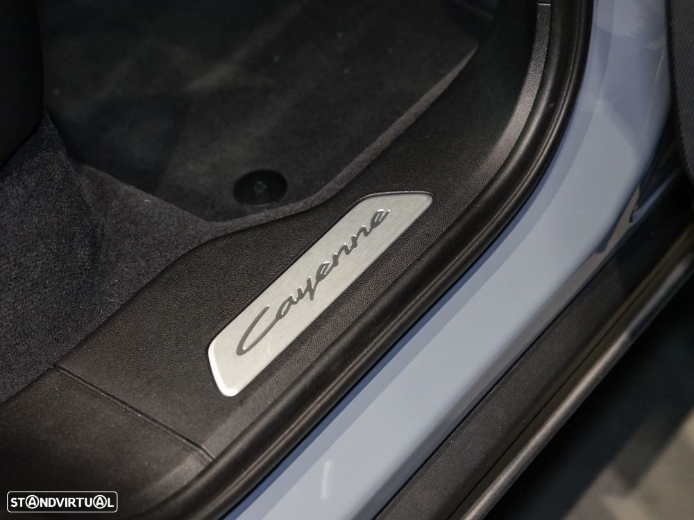 Porsche Cayenne Coupé E-Hybrid - 38