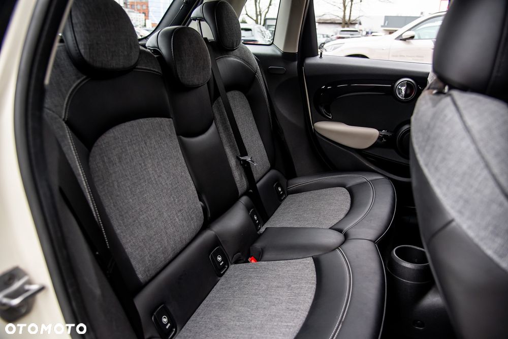 MINI Cooper Standard - 24