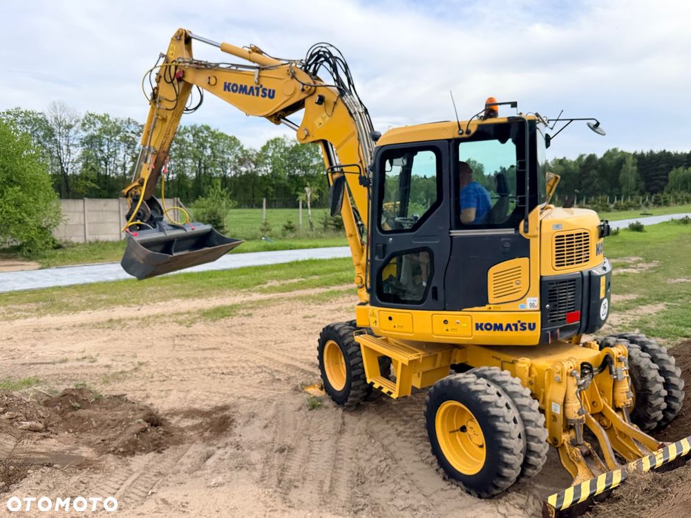 Komatsu 4x4x4 ramię łamane Koparka kołowa KOMATSU  PW98MR-8 10ton 4x4x4 ośki skrętne Ramię 3x łamane BEZ DPF i ADBLUE 4 cyl dodatkowe wyjścia hydr Pług Podpory 2012 szybka zwinna Prosto z importu 1 właściciel Cat TEREX Liebherr Wacker Pw 98 Mr 8 11 - 2