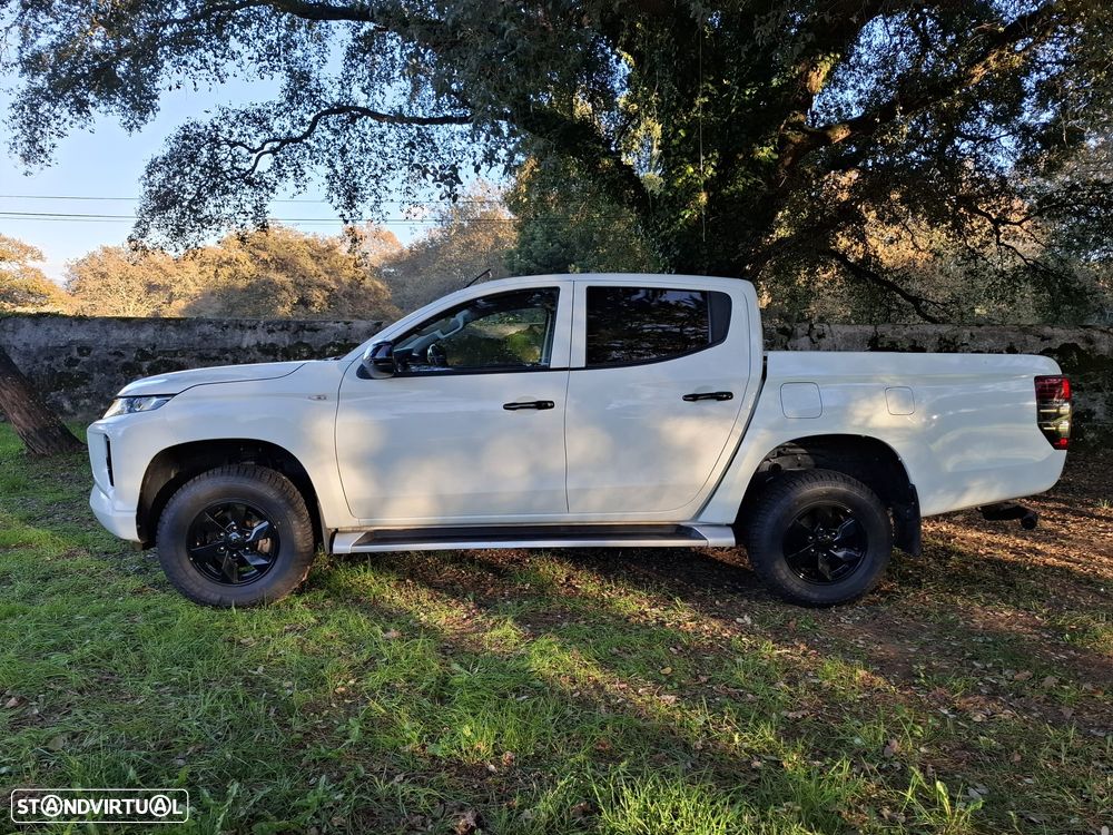 Mitsubishi L200 2.3 DI-D CD Invite 4WD - 9