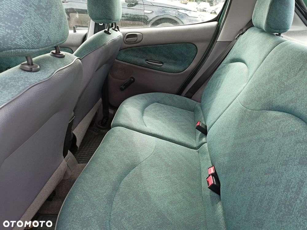 Peugeot 206 - 16
