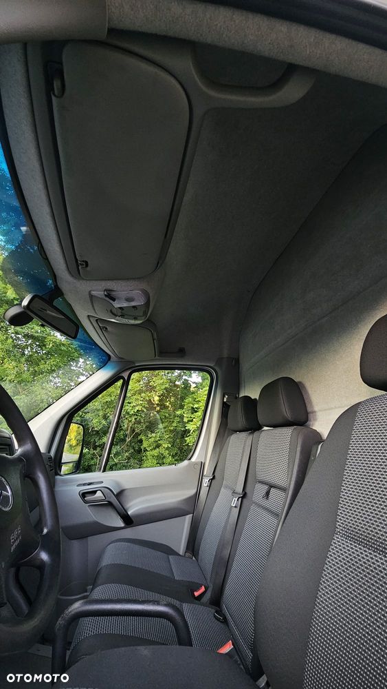 Mercedes-Benz Sprinter - 22