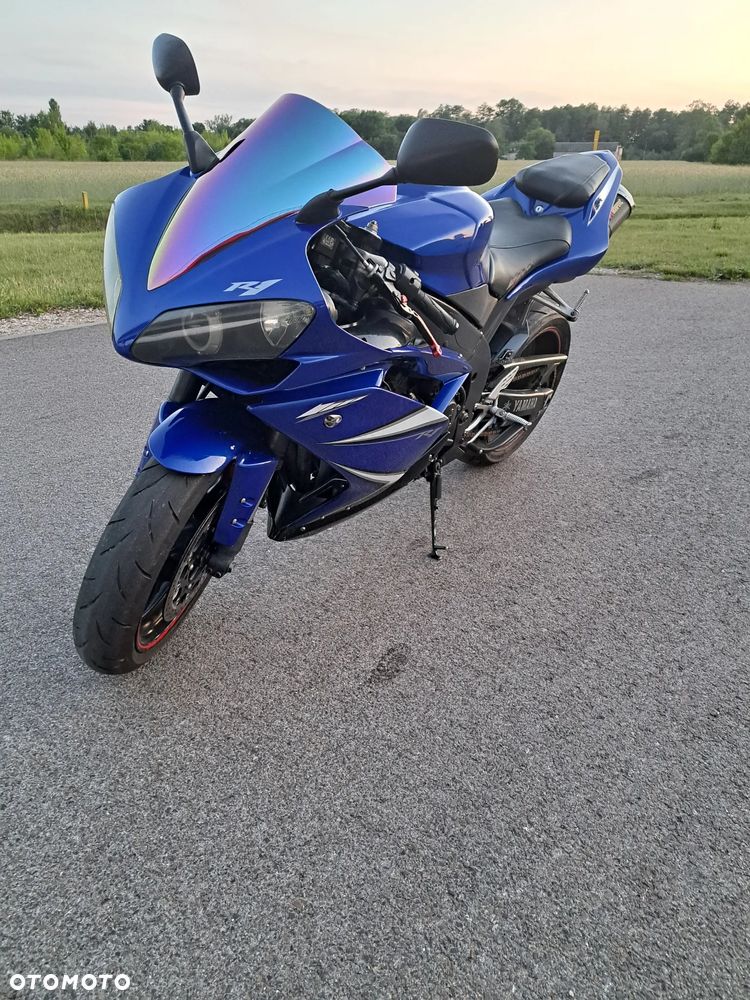 Yamaha R1 - 7