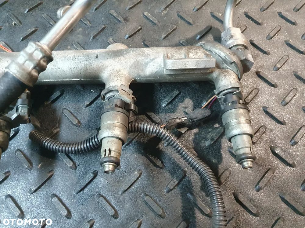 OPEL ZAFIRA A 2.2 16V 155 KM LISTWA WTRYSKOWA 12569091 - 3