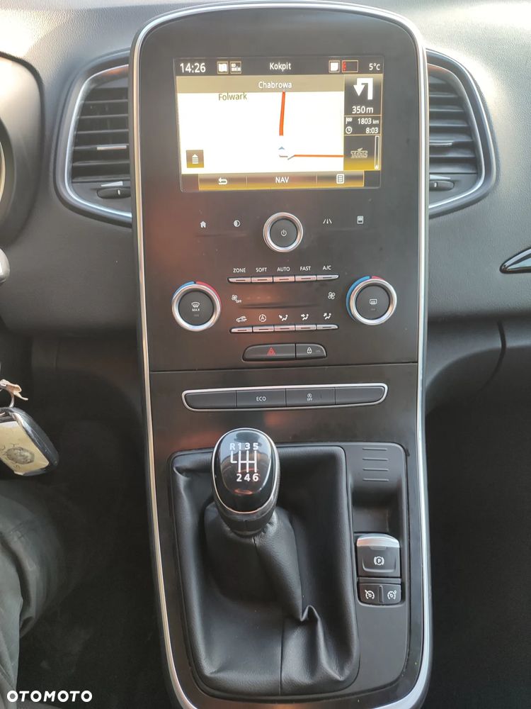 Renault Grand Scenic - 17