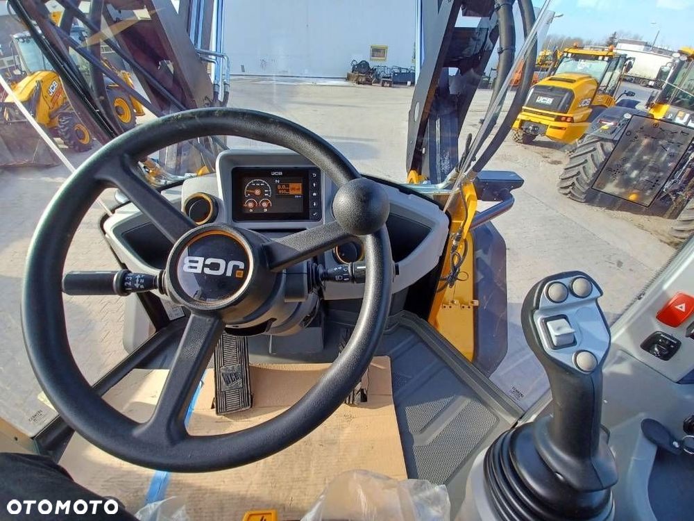 JCB 427 HT - 11