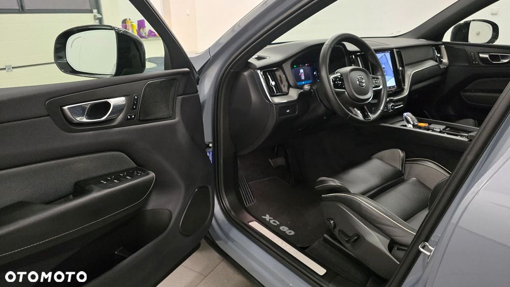 Volvo XC 60 B4 B Plus Dark - 5